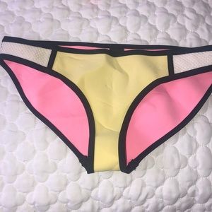 TRIANGL bikini bottoms!
